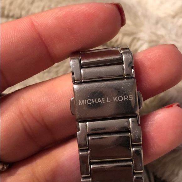 Michael Kors watch - Picture 3 of 3